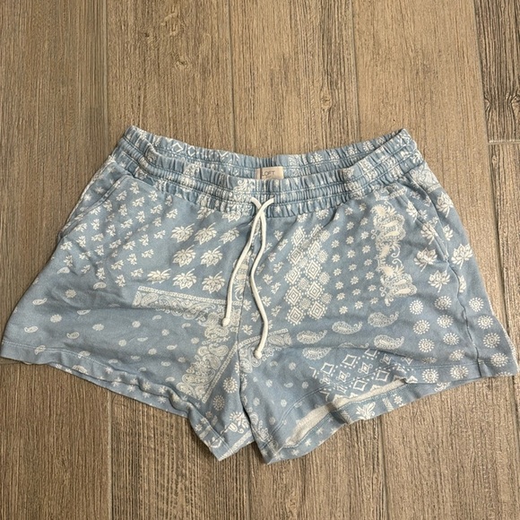 super cute XL blue paisley/bandana print athletic/leisure shorts - Picture 1 of 3